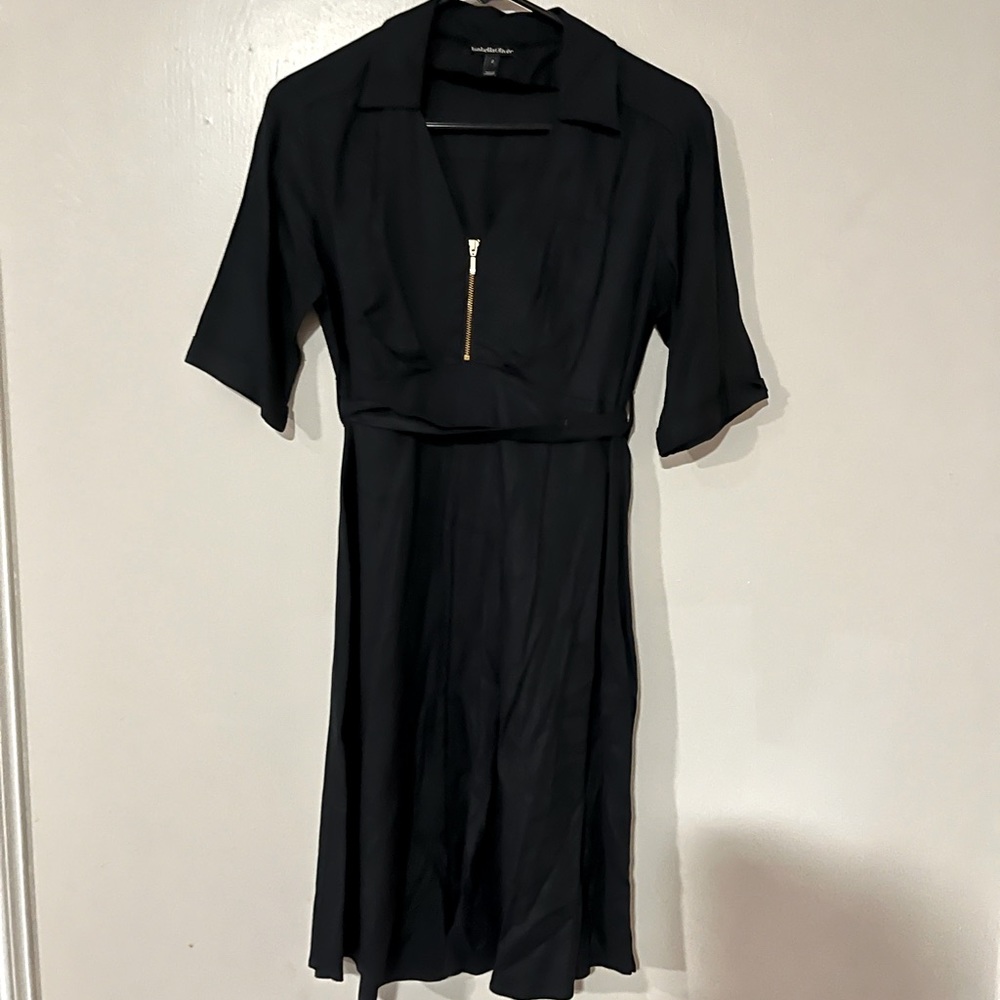 IsabellaOliver maternityblack a-line dress with front zipper and sash, size 2